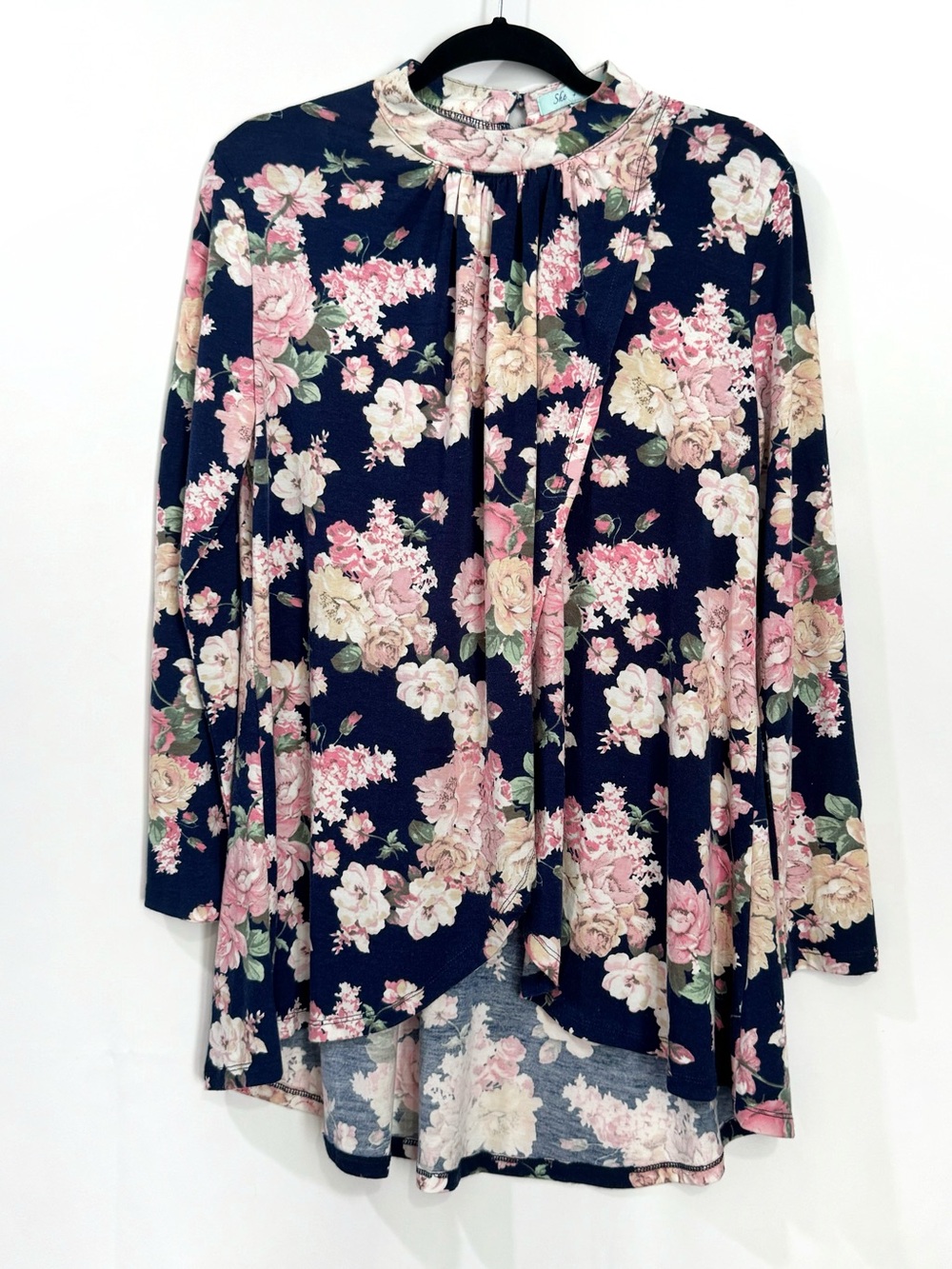 She & Sky Navy Floral Top Womens Medium Long Sleeve with Keyhole Cutout Shirt